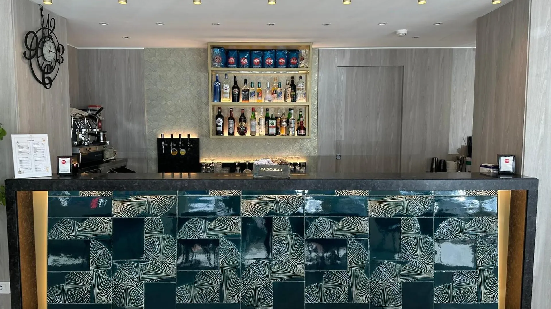 Hotel Tropic - Fronte Mare Riccione